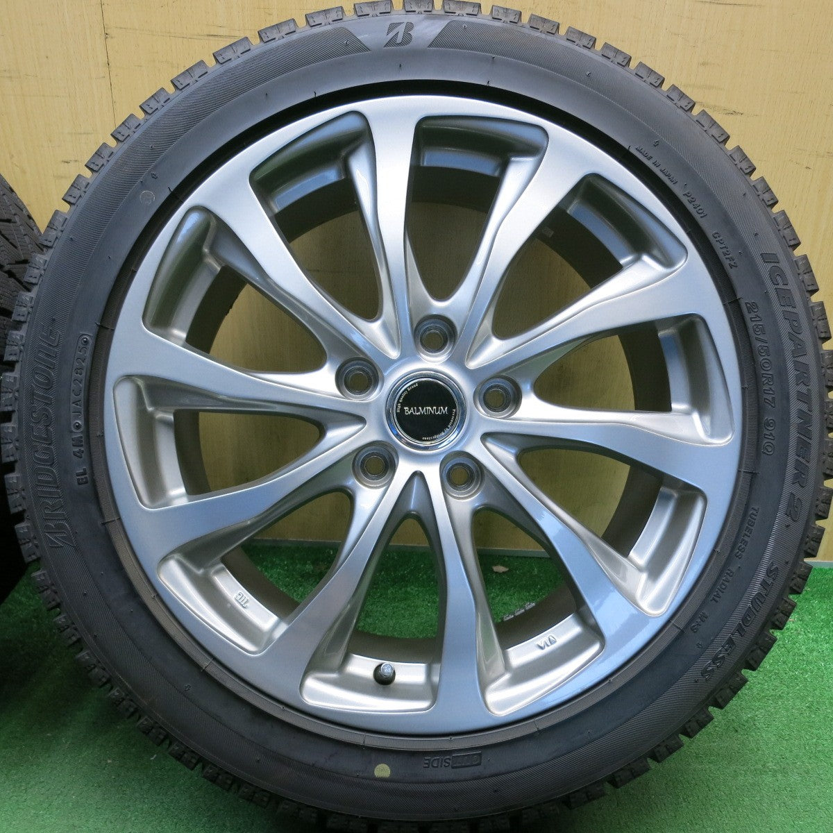 バリ溝！25年！キレイ！ほぼ10分◎スタッドレス 215/50R17 ブリヂストン アイスパートナー2 BALMINUM TR10 バルミナ 17インチ PCD114.3/5H◎6070512HAス