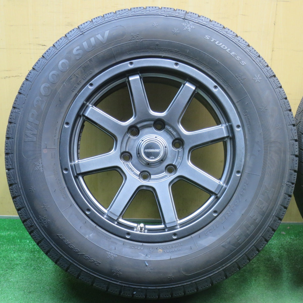 バリ溝！23年！キレイ！9分★スタッドレス 265/65R17 ジーテックス WP2000 SUV ROADMAX MiD ロードマックス 17インチ PCD139.7/6H★6021601NJス