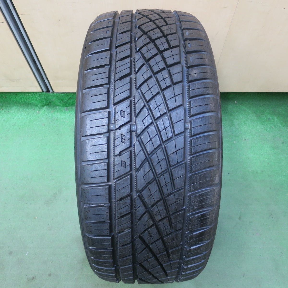 未使用！1本★225/40R18 コンチネンタル エクストリームコンタクト DWS06 プラス タイヤ 18インチ ゴルフ ヴァリアント トゥーラン アウディ A3 等★6052302イノタ
