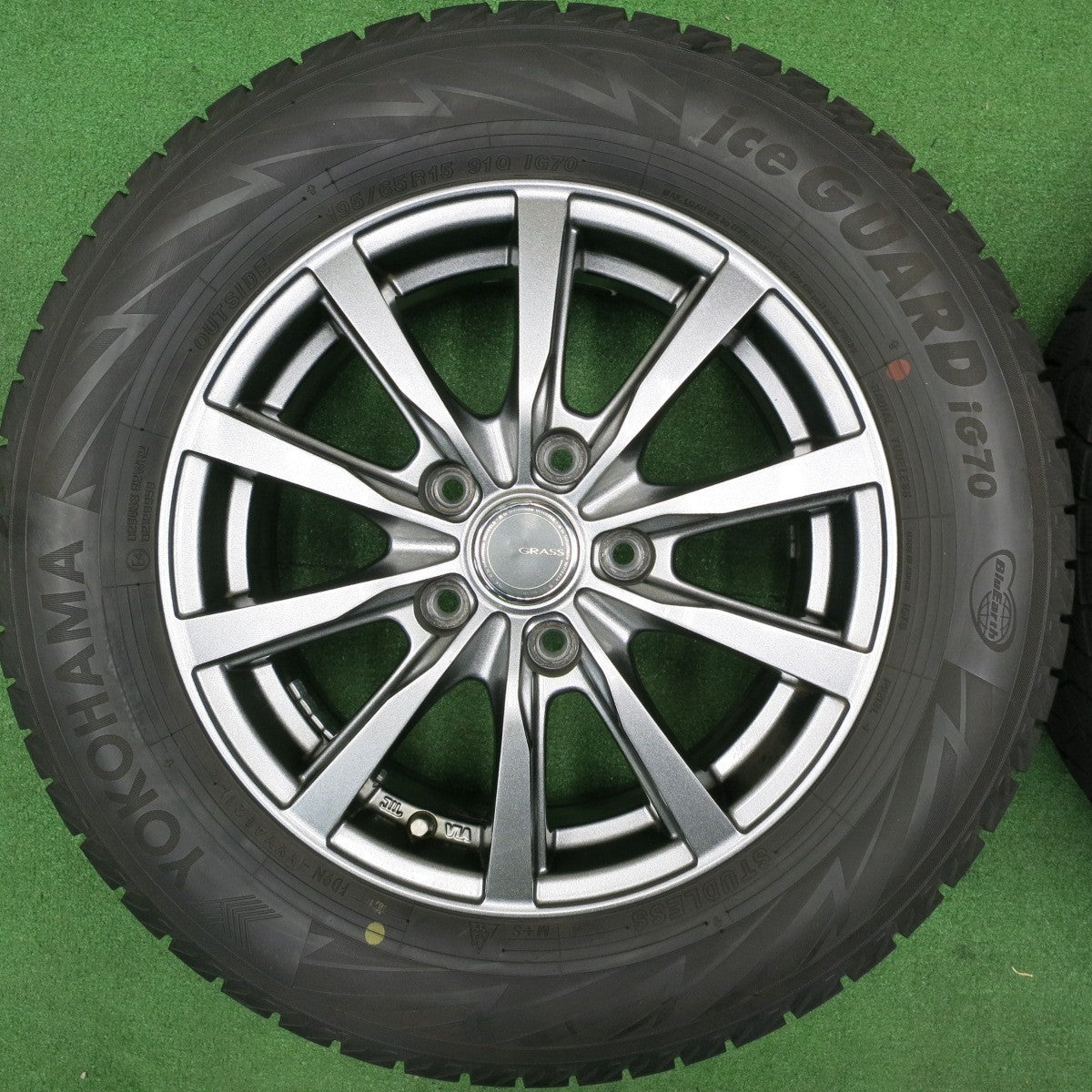 [送料無料] バリ溝！21年！キレイ！8.5分★スタッドレス 195/65R15 ヨコハマ アイスガード iG70 GRASS グラス 15インチ PCD114.3/5H★4113004NJス