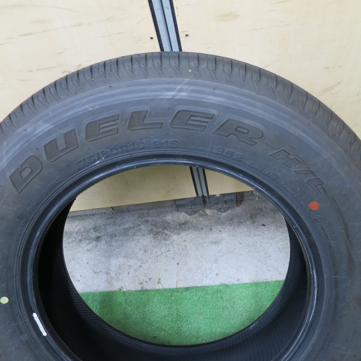 バリ溝！25年！9.5分！1本★ジムニー 等 175/80R16 ブリヂストン デューラー H/L 852 DUELER 16インチ タイヤ★6051302NGノタ
