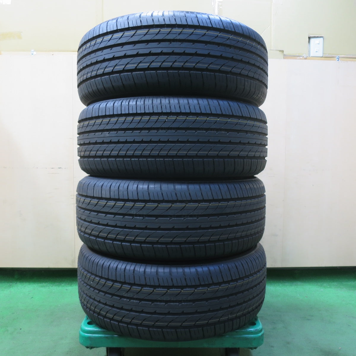 新車外し★235/50R18 トーヨー トランパス R30 タイヤ 18インチ アルファード ヴェルファイア 等★5061002イノタ