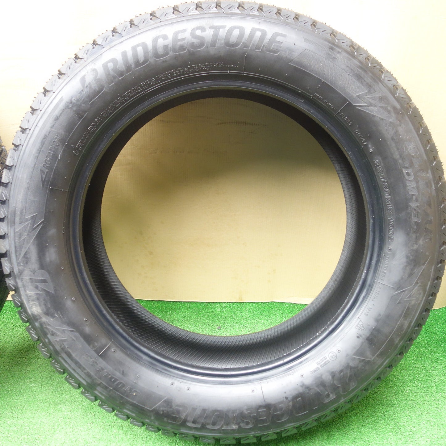 未使用！25年★スタッドレス 225/60R18 ブリヂストン ブリザック DM-V3 タイヤ 18インチ レクサス NX ハリアー RAV4 等★6011203KTスタ