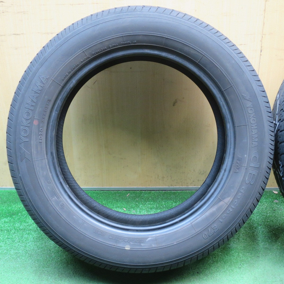 4本価格★205/60R16 ヨコハマ dB デシベル E70 E70A タイヤ 16インチ ノア ヴォクシー ステップワゴン 等★6052207NJノタ
