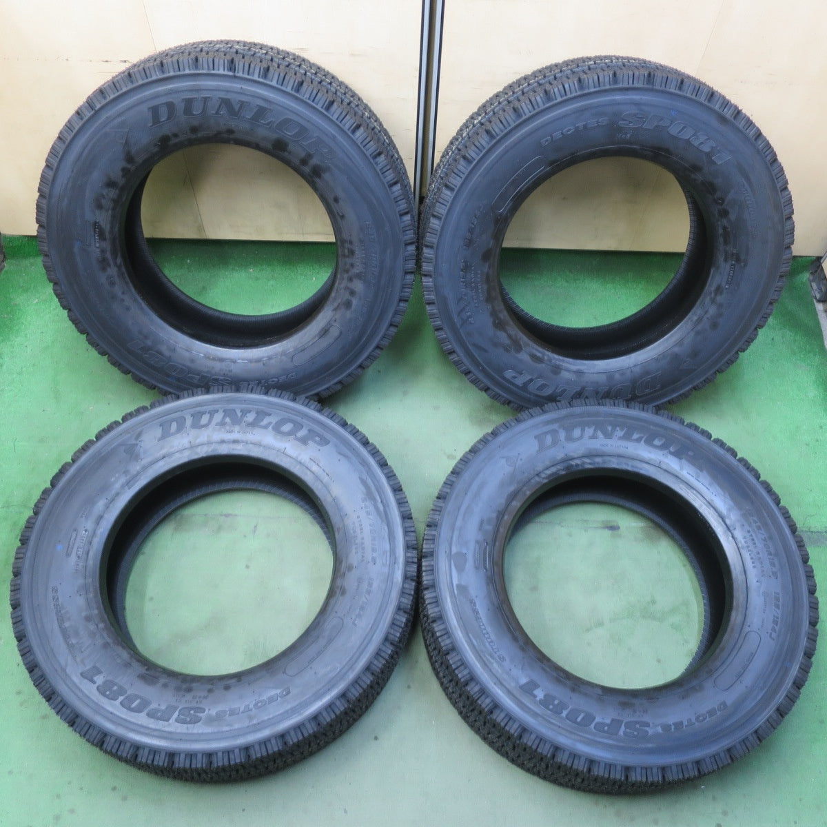未使用！25年★トラック タイヤ 245/70R19.5 136/134J スタッドレス ダンロップ デクテス SP081 DECTES 19.5インチ★6033001イスタ