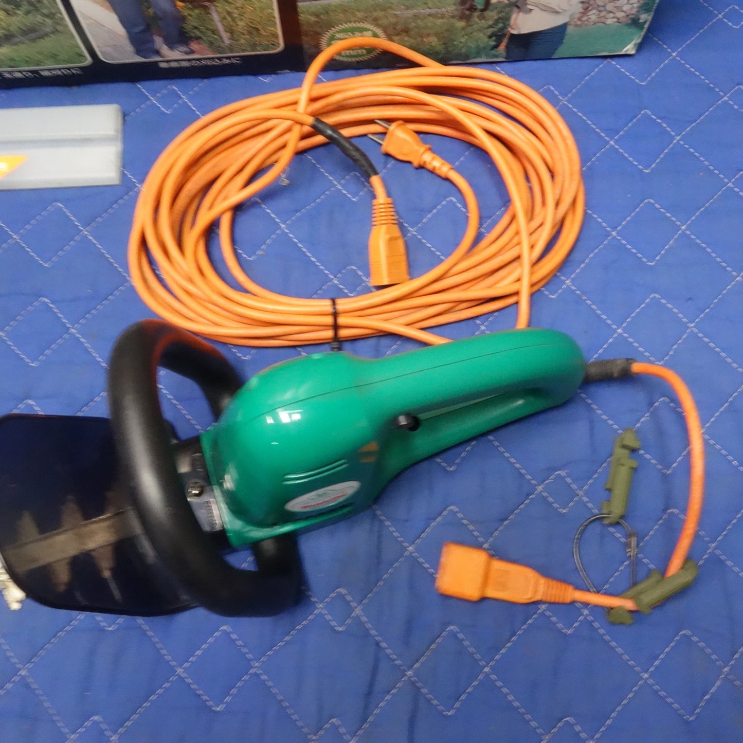 [送料無料] ☆マキタ 350mm 生垣 バリカン ツナギ コード 10m 付き 100V MUH352 ヘッジトリマー 刈払 電動 工具☆