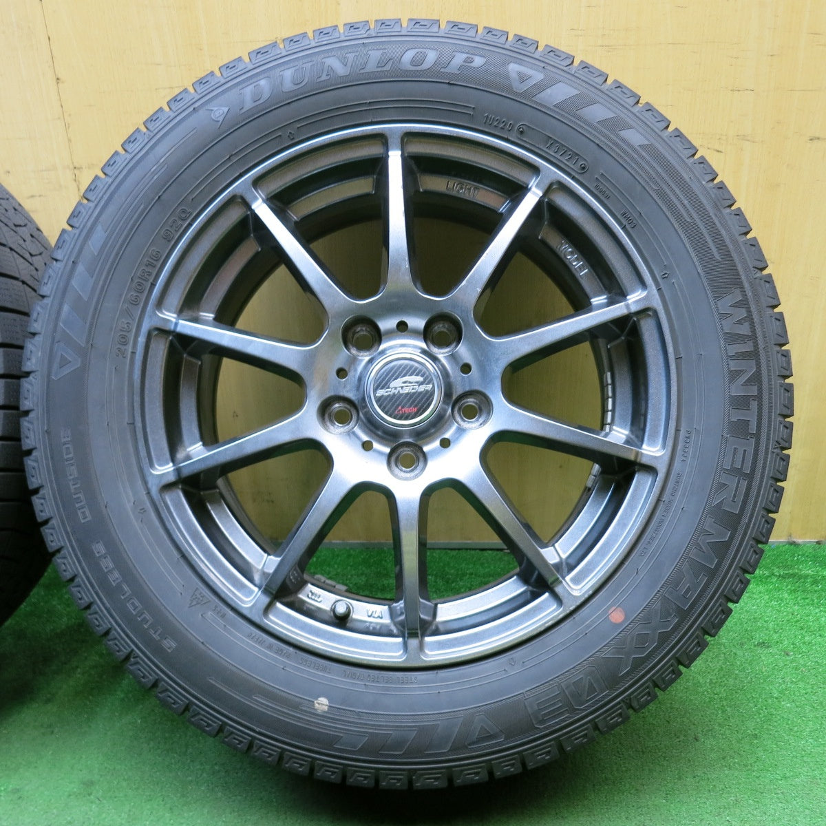 キレイ！21年★スタッドレス 205/60R16 ダンロップ ウインターマックス03 SCHNEIDER シュナイダー 16インチ PCD114.3/5H★5062005NJス