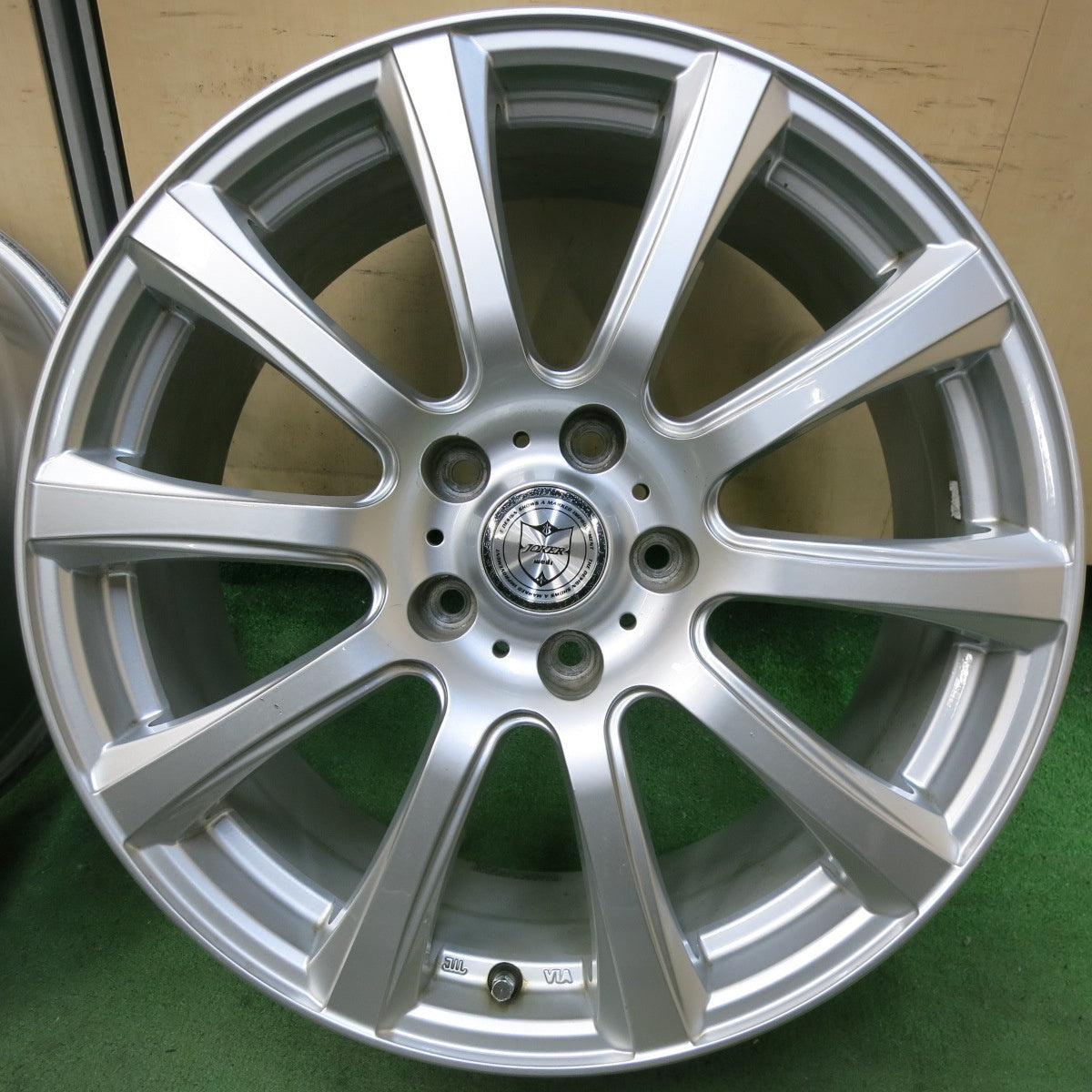 [送料無料] キレイ★JOKER weds ジョーカー ウェッズ 18インチ 18×8J PCD114.3/5H★5011509SYホ