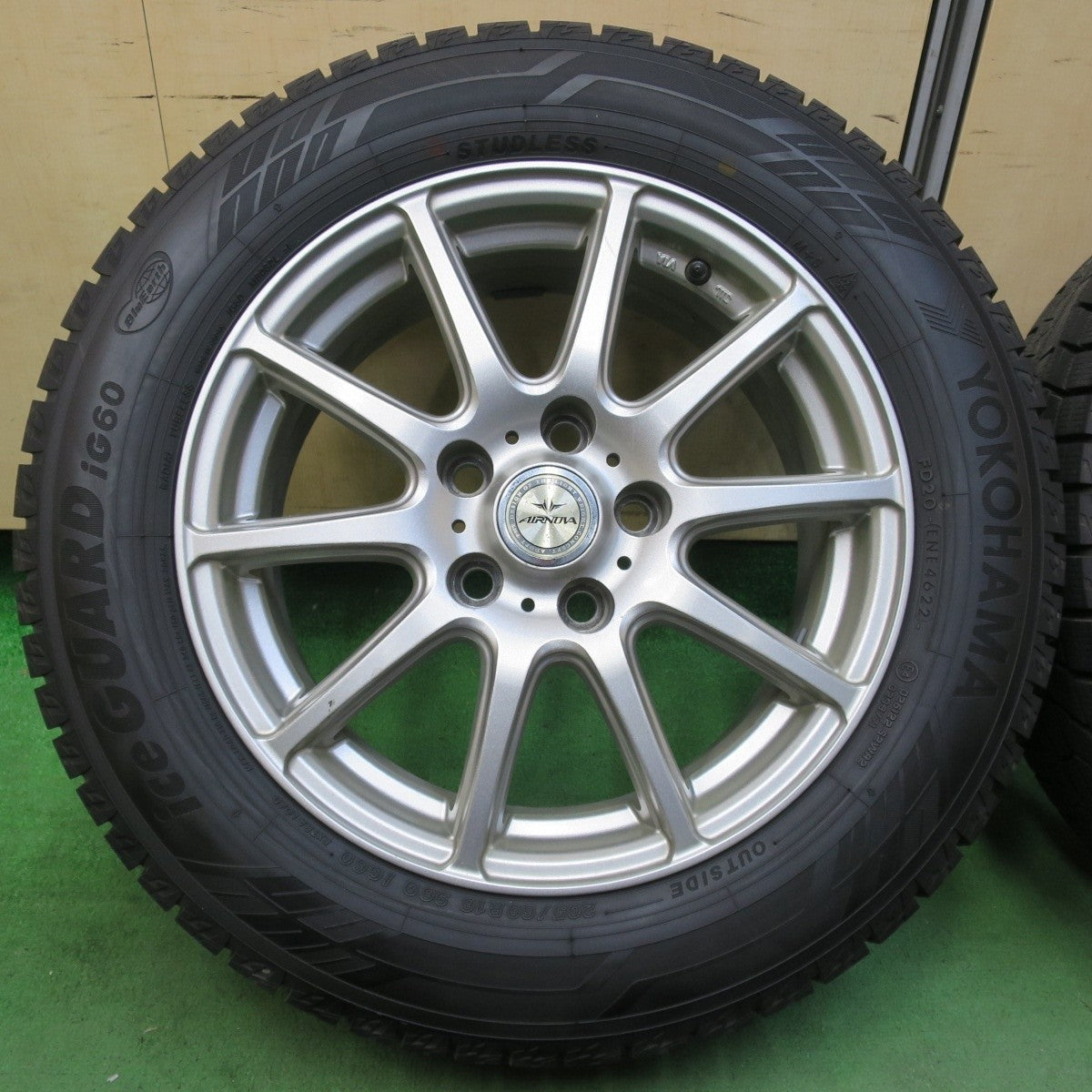 バリ溝！22年！ほぼ10分★スタッドレス 205/60R16 ヨコハマ アイスガード iG60 AIRNOVA エアノヴァ 16インチ PCD114.3/5H★5032609イス