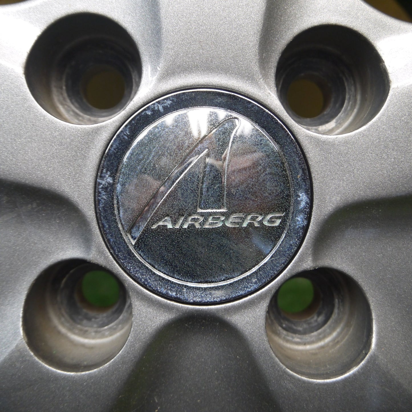 *送料無料* バリ溝！21年！9.5分以上★スタッドレス 165/65R13 グッドイヤー アイスナビ8 AIRBERG エアベルグ 13インチ PCD100/4H★4060707Hス