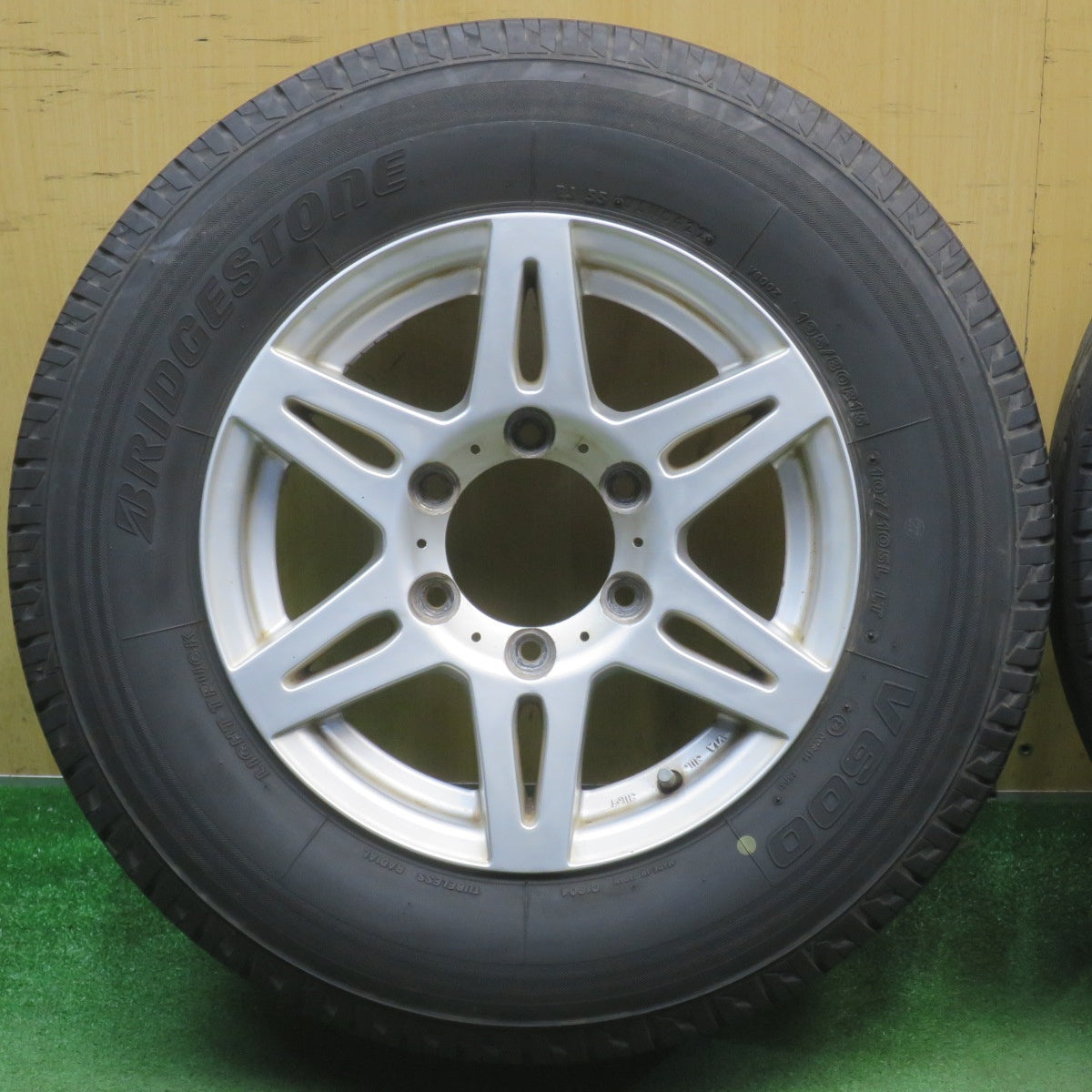 4本価格！22年◎195/80R15 107/105L ブリヂストン V600 社外 アルミ 15インチ PCD139.7/6H◎6061701NJノ