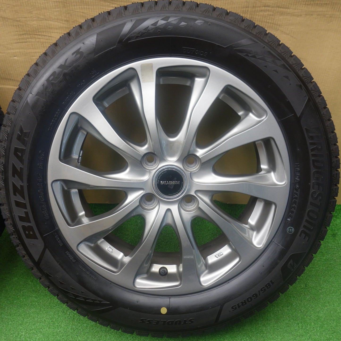 超バリ溝！24年！ほぼ10分◎スタッドレス 185/60R15 ブリヂストン ブリザック VRX3 BALMINUM TR10 バルミナ 15インチ PCD100/4H◎6062003KTス