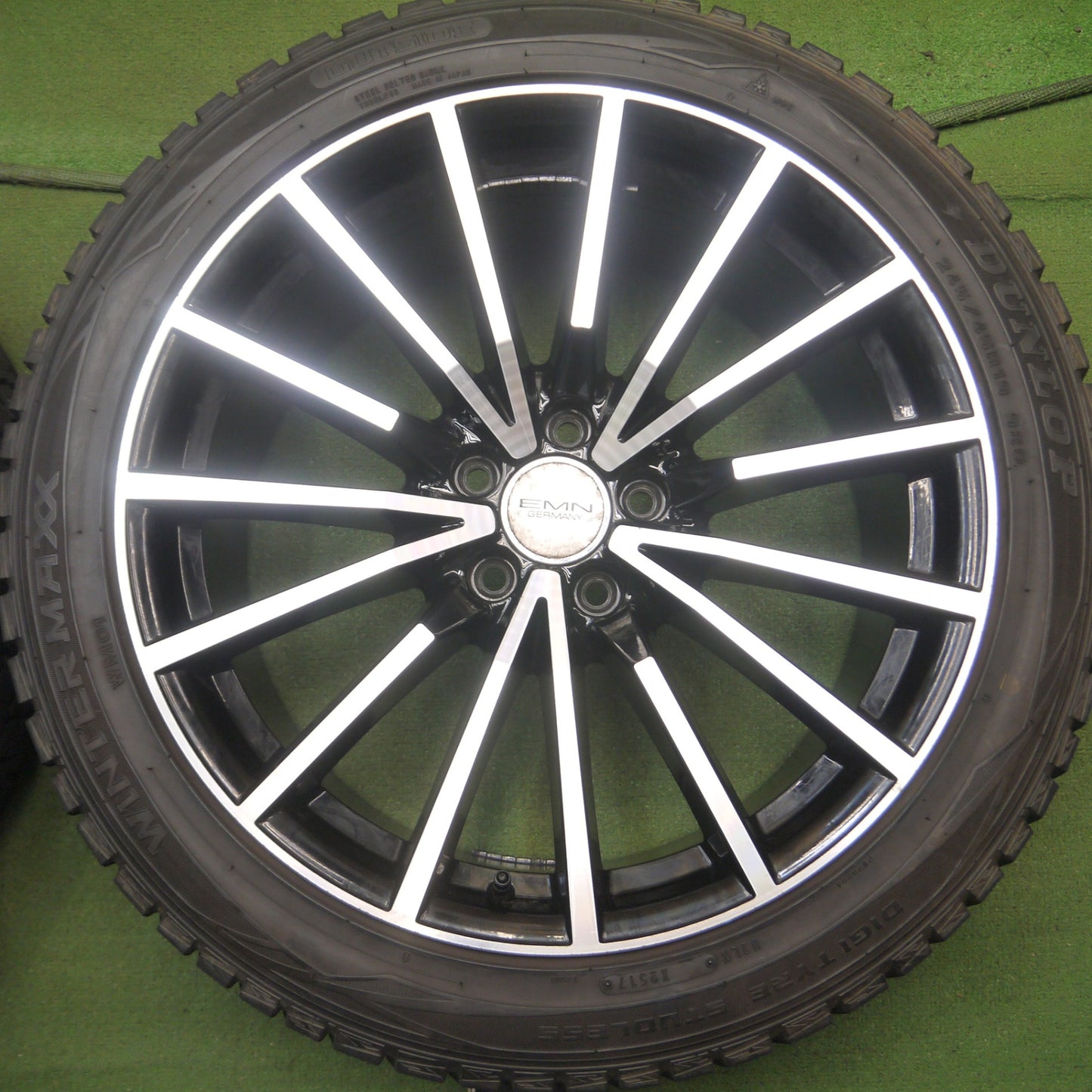 *送料無料* バリ溝！キレイ！9分★ベンツ等 EMN GERMANY 245/45R19 スタッドレス ダンロップ ウインターマックス WM01 PCD112/5H★4072602Hス