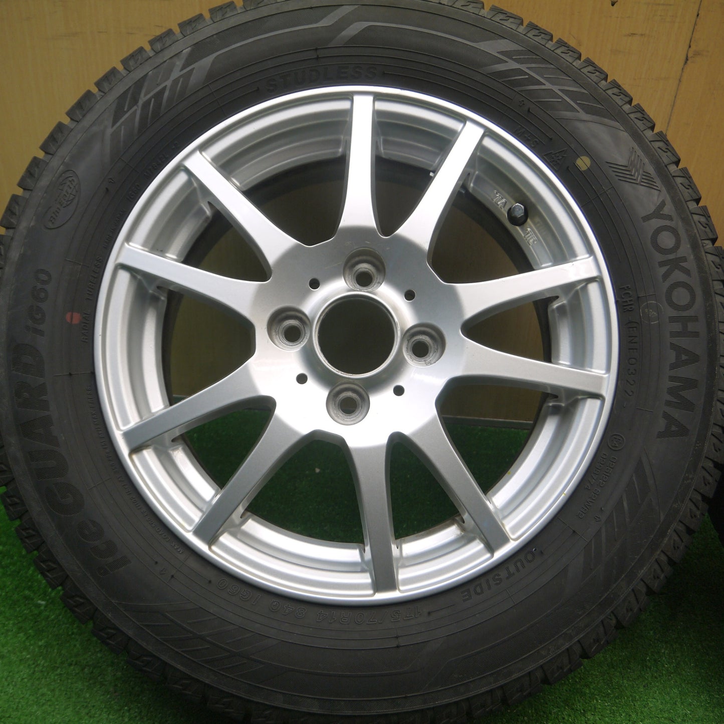 [送料無料] バリ溝！22年！キレイ！9分★スタッドレス 175/70R14 ヨコハマ アイスガード iG60 weds ウェッズ 14インチ PCD100/4H★4103003Hス