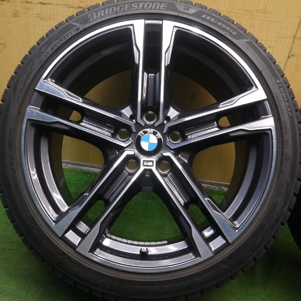 バリ溝！21年！キレイ！★BMW 2シリーズ グランクーペ Mスポーツ 純正 225/40R18 スタッドレス ブリヂストン VRX3★3082803Hス