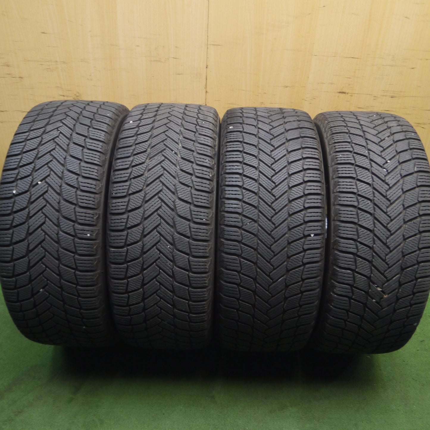 *送料無料* バリ溝！21年！キレイ！9.5分以上★ベンツ 等 EuroForsh 245/45R18 スタッドレス ミシュラン X-ICE SNOW ユーロフォルシュ PCD112/5H★4032709Hス
