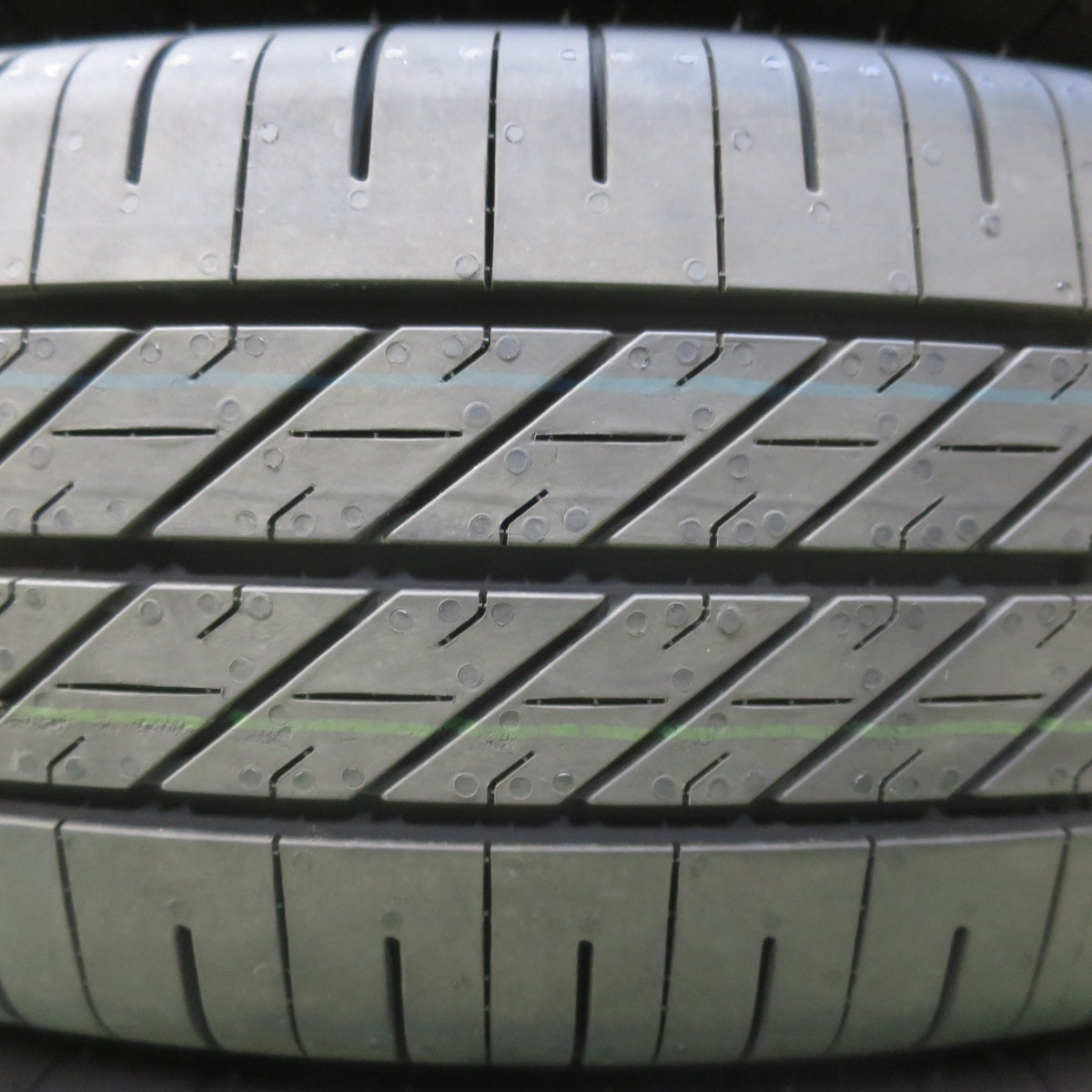 新車外し！25年★195/80R15 ダンロップ グラントレック H/T 31 タイヤ 15インチ ハイエース ジムニー シエラ 等★5122209イノタ