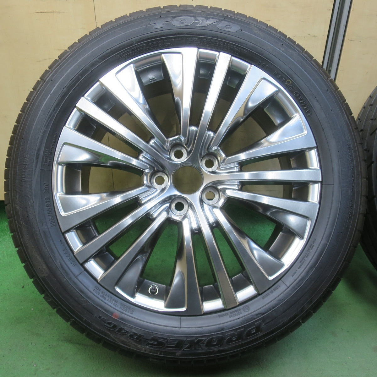 新車外し！23年★トヨタ 80系 ハリアー 純正 225/55R19 トーヨー プロクセス R46A 19インチ PCD114.3/5H★6031401イノ