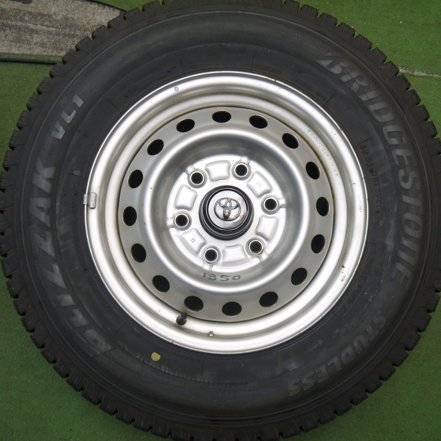 ほぼ未使用★トヨタ ハイエース 純正 スチール 195/80R15 245/50R14.5 スタッドレス ブリヂストン ブリザック VL1 W965 14.5インチ 15インチ PCD139.7/6H★5100706Hノ