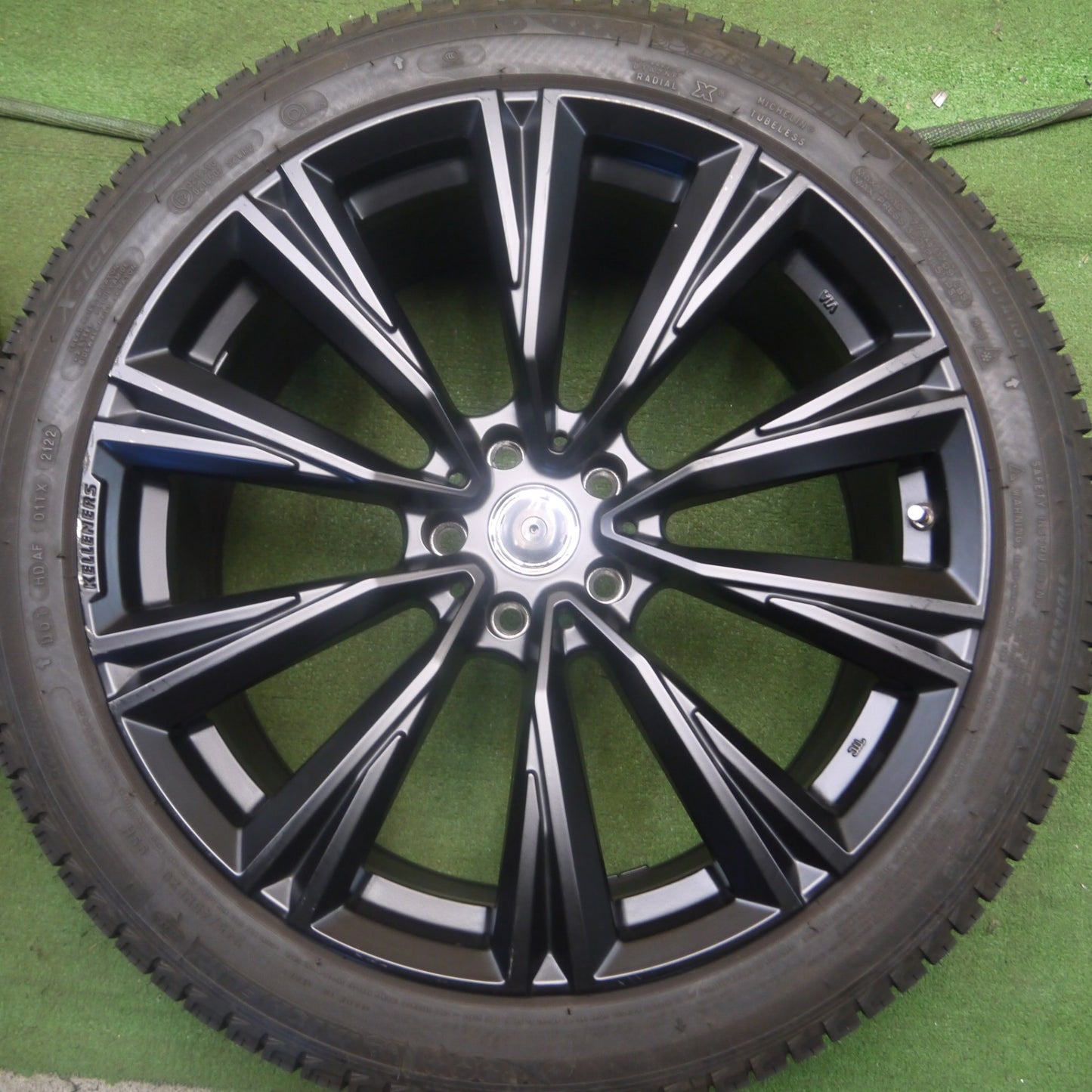 *送料無料* バリ溝！22年！9.5分★BMW等 KELLENERS 245/45R20 スタッドレス ミシュラン X-ICE XI3 ケレナーズ 20インチ PCD112/5H★4031509Hス