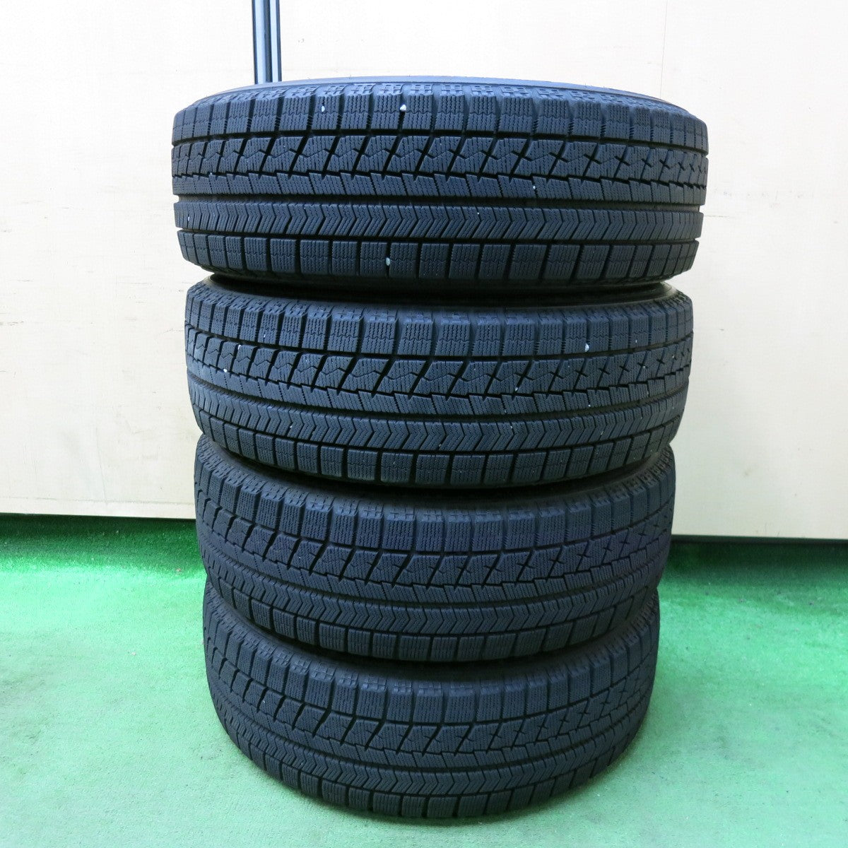 [送料無料] バリ溝！キレイ！9分★スタッドレス 185/65R15 ブリヂストン ブリザック VRX TOPRUN トップラン 15インチ PCD100/4H★4120410SYス