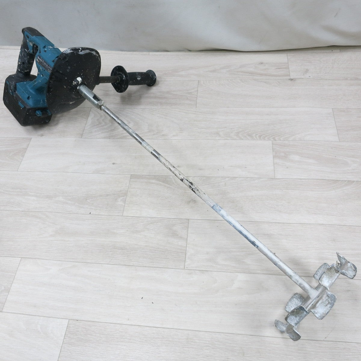 [送料無料] ◆makita マキタ 充電式カクハン機 UT130D 18V 撹拌機 電動工具 本体のみ◆