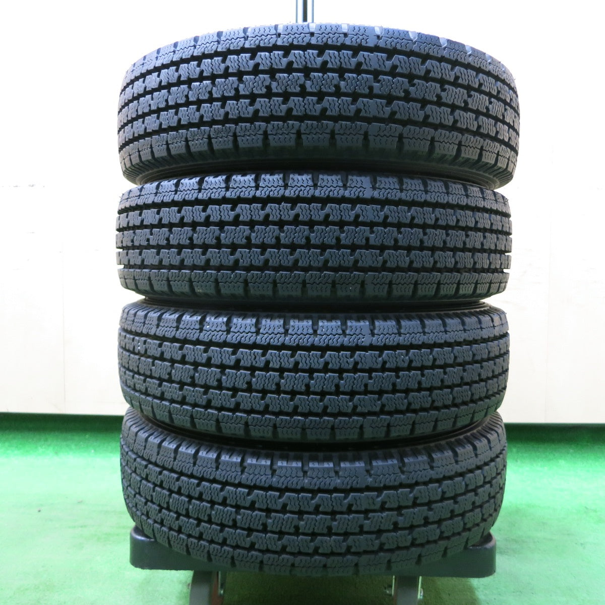*送料無料* バリ溝！21年！ほぼ10分★スタッドレス 145/80R12 80/78N トーヨー デルベックス 935 スチール ホイール PCD100 110 114.3/4H マルチ★4052106イス