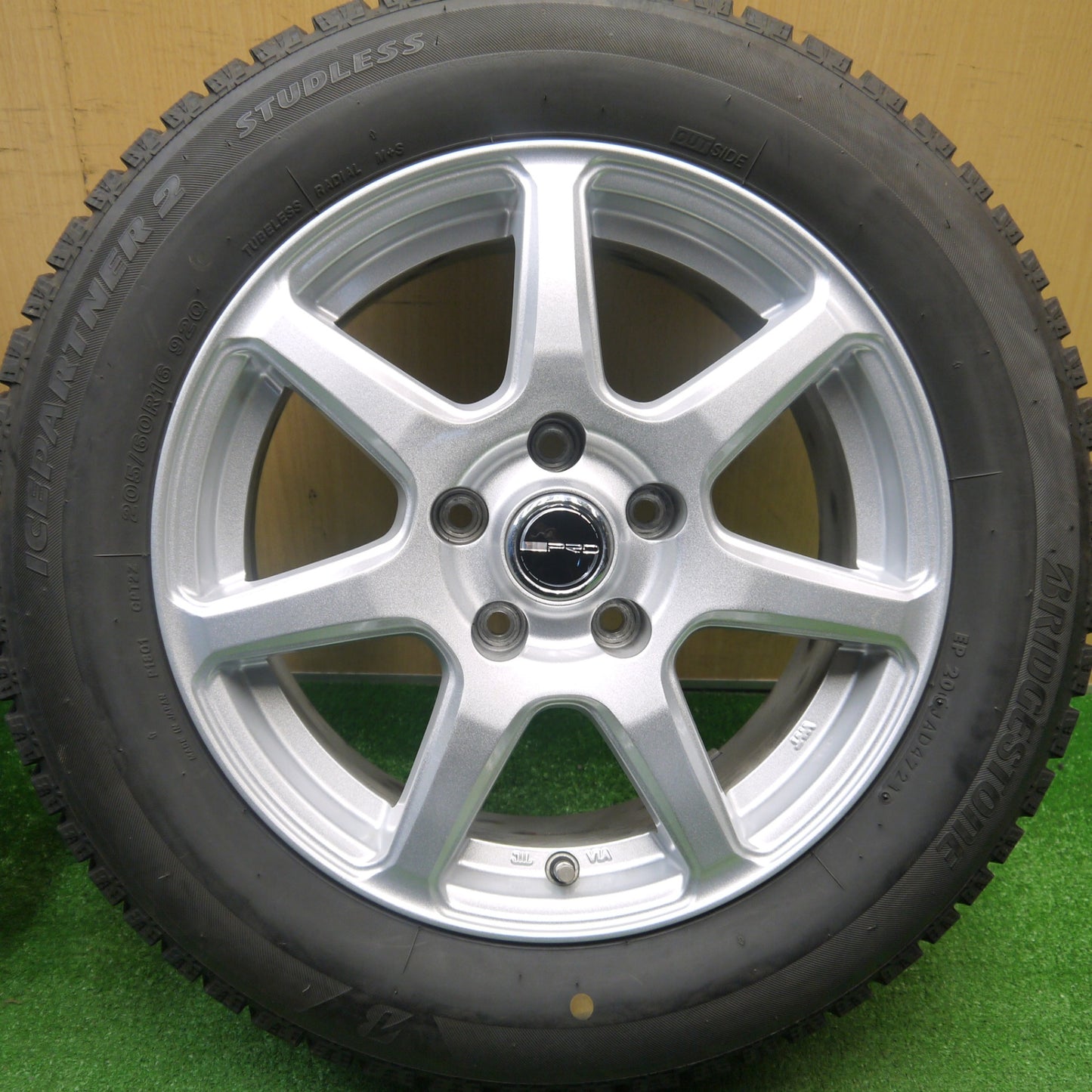 バリ溝！21年！キレイ！9分★スタッドレス 205/60R16 ブリヂストン アイスパートナー2 PRD SP7 16インチ PCD114.3/5H★5120103Hス
