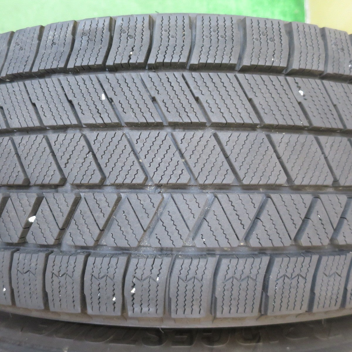 バリ溝！22年！キレイ！9.5分★BMW 等 Eurodesign EIGER 阿部商会 205/65R16 スタッドレス ブリヂストン ブリザック VRX3 ユーロデザイン アイガー PCD112/5H★5081802NJス