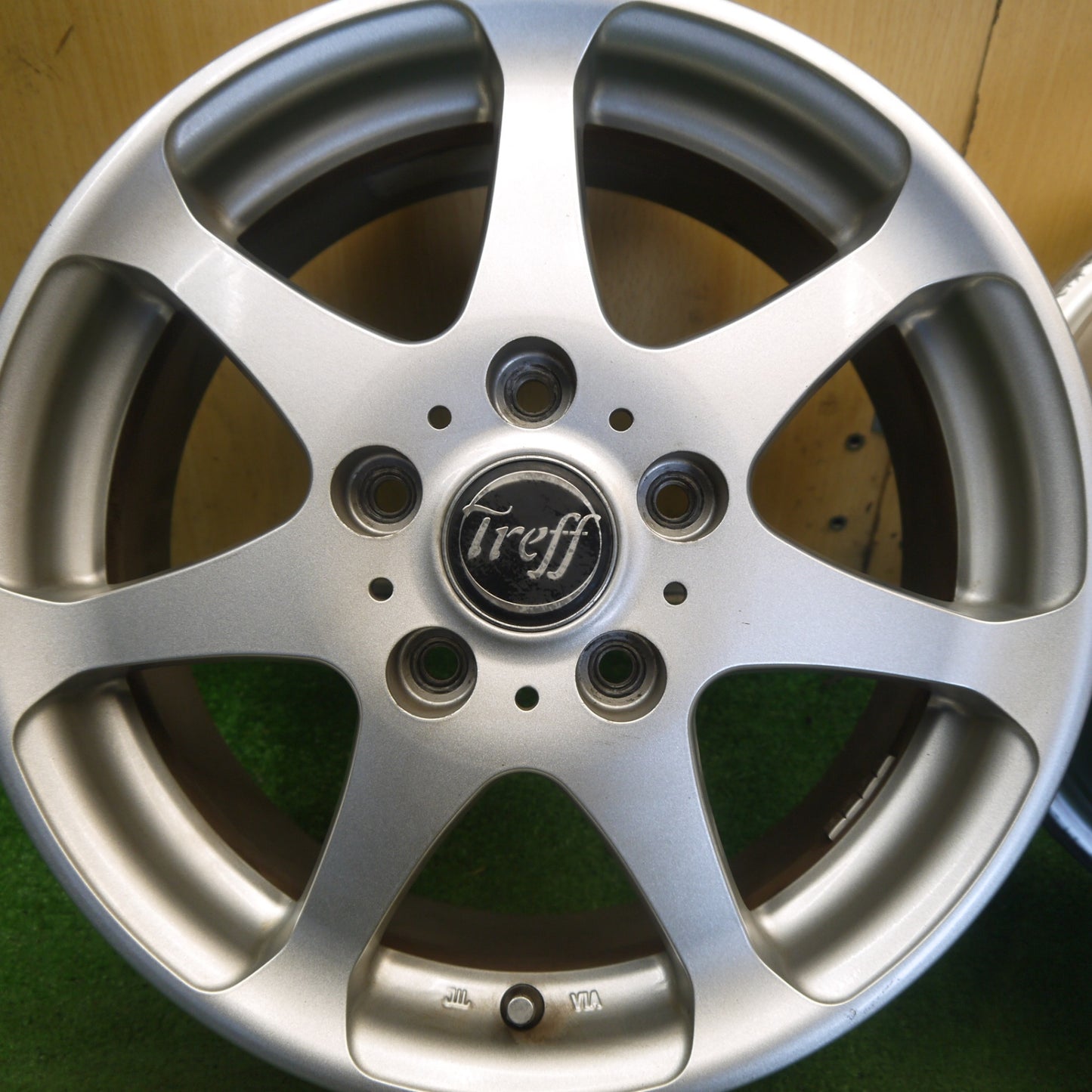 4本価格★Treff 社外 アルミ ホイール 15インチ 15×6.5JJ PCD114.3/5H★6072901Hホ