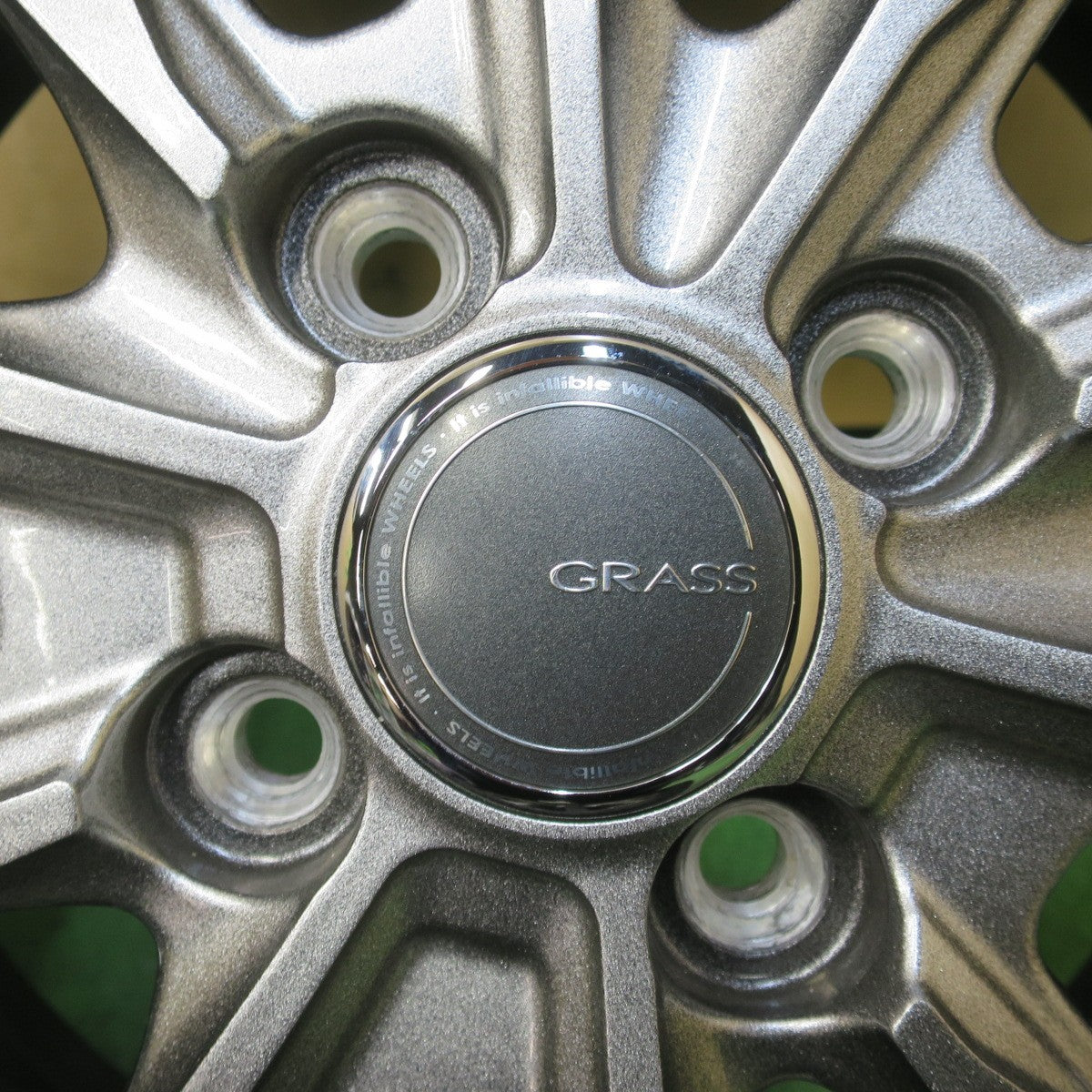 バリ溝！キレイ！9分★スタッドレス 165/55R14 ヨコハマ アイスガード iG60 GRASS グラス 14インチ 軽サイズ ライフ ゼスト 等 PCD100/4H★6040704イス