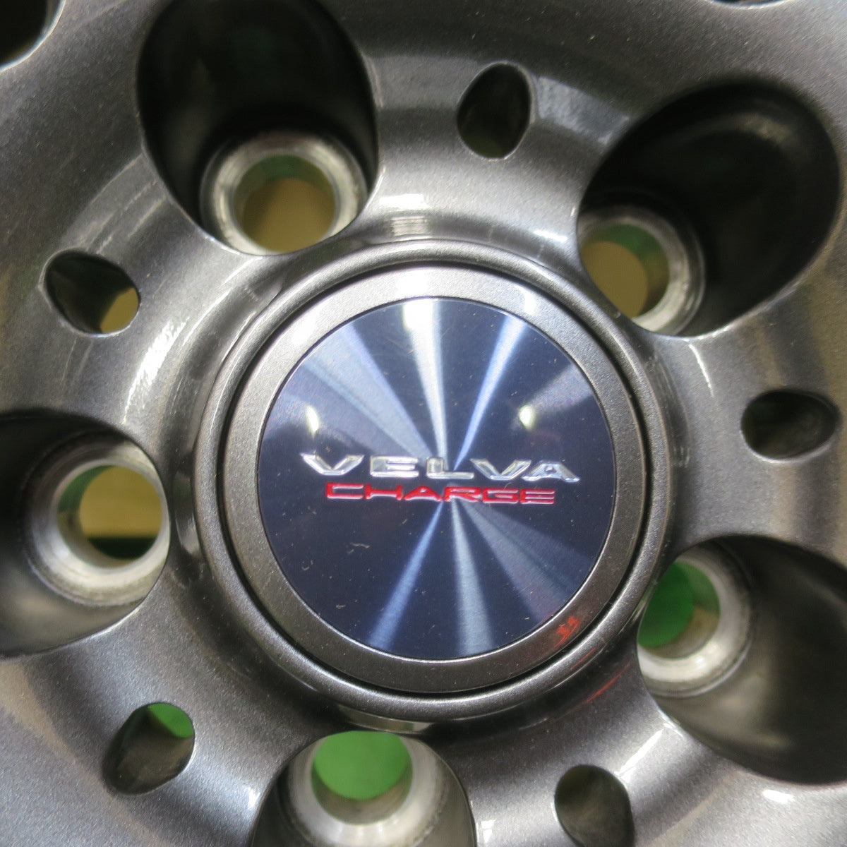 ほぼ未使用！22年！キレイ★スタッドレス 205/65R16 トーヨー オブザーブ GIZ2 VELVA CHARGE ヴェルヴァ 16インチ PCD114.3/5H★5122003イス
