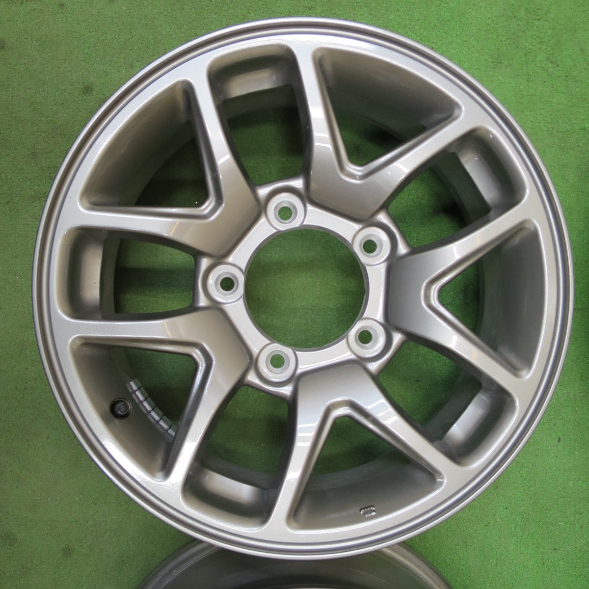 キレイ★スズキ JB64W ジムニー 純正 ホイール 16インチ 16×5.5J PCD139.7/5H★6051303NGホ
