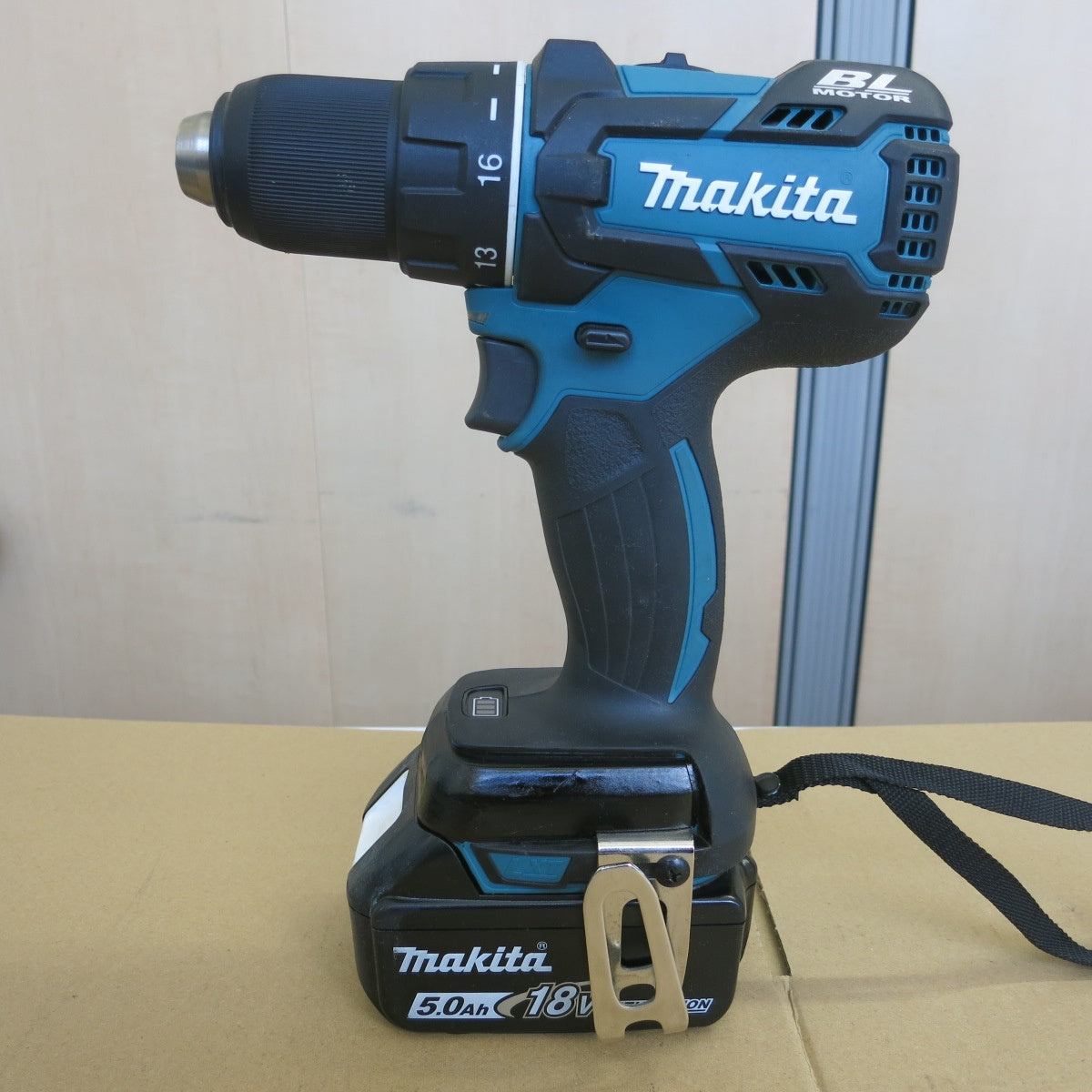 [送料無料] バッテリー2個！キレイ◆マキタ 充電式 ドライバ ドリル DF480D RTX 電動 工具 18V 防滴 防塵 防じん Makita◆