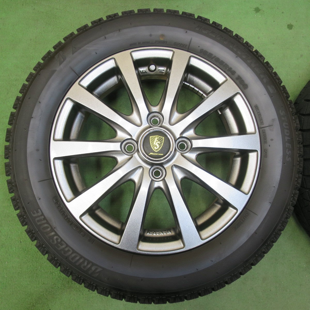 バリ溝！24年！キレイ！ほぼ10分★スタッドレス 165/65R14 ブリヂストン アイスパートナー2 MANARAY SPORT マナレイ スポーツ 14インチ ハスラー ソリオ 等 PCD100/4H★5122409イス
