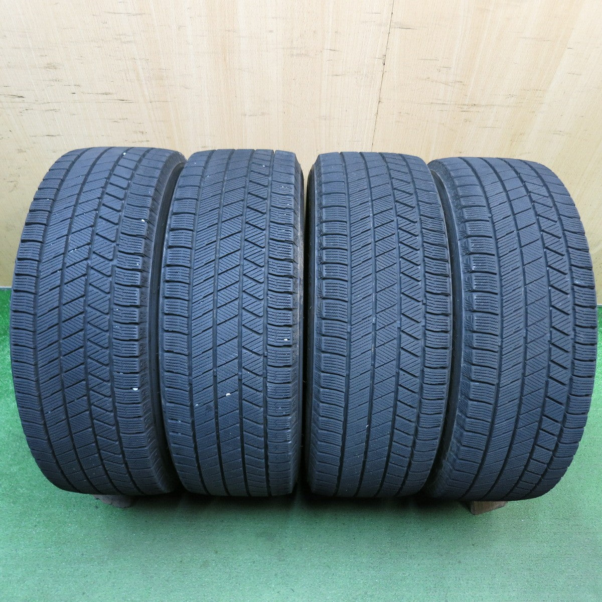 バリ溝！9分◎スタッドレス 205/60R16 ブリヂストン ブリザック VRX3 タイヤ 16インチ ノア ヴォクシー ステップワゴン 等◎6091102KKスタ