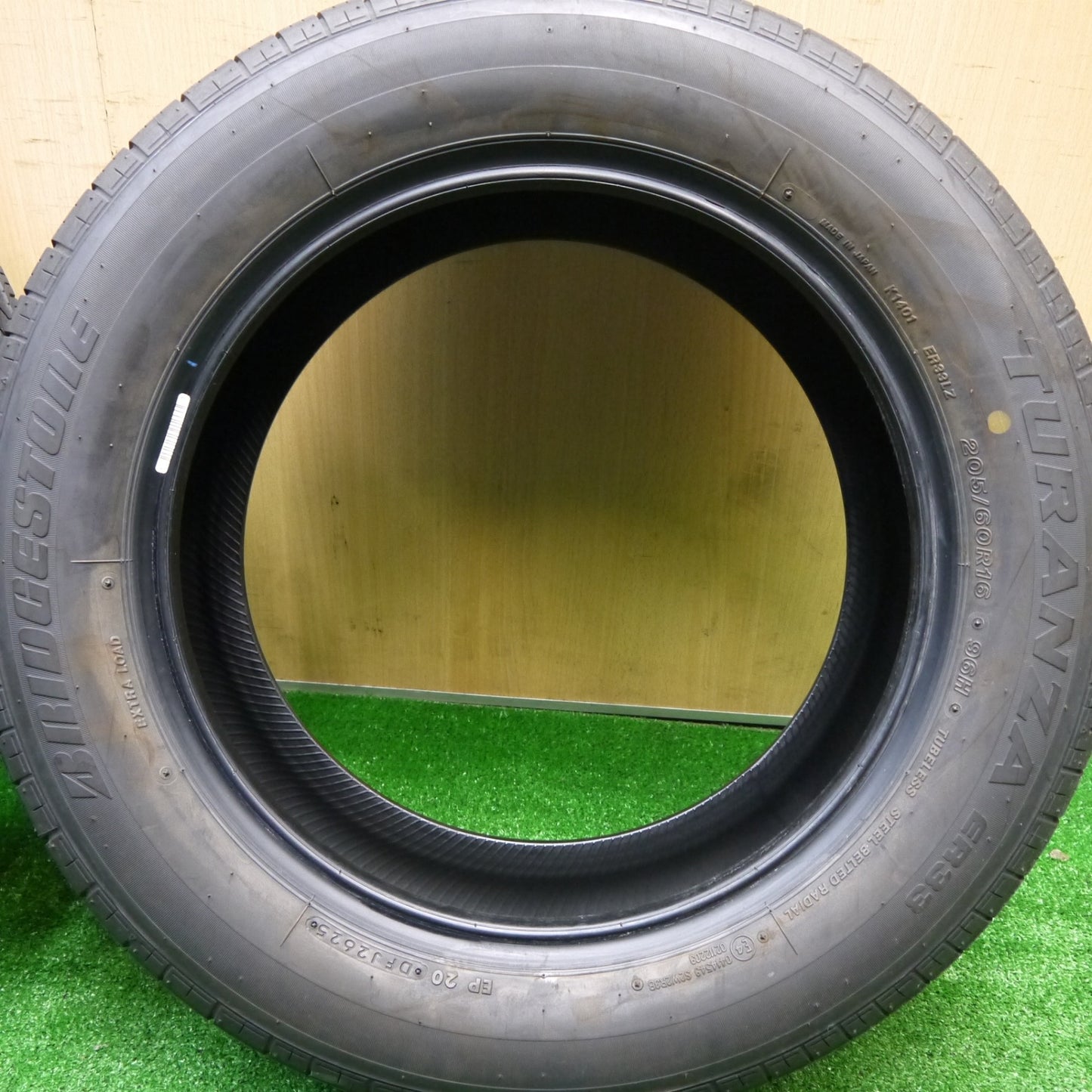 超バリ溝！25年！ほぼ10分★205/60R16 ブリヂストン トランザ ER33 タイヤ 16インチ ノア ヴォクシー ステップワゴン 等★5102202Hノタ