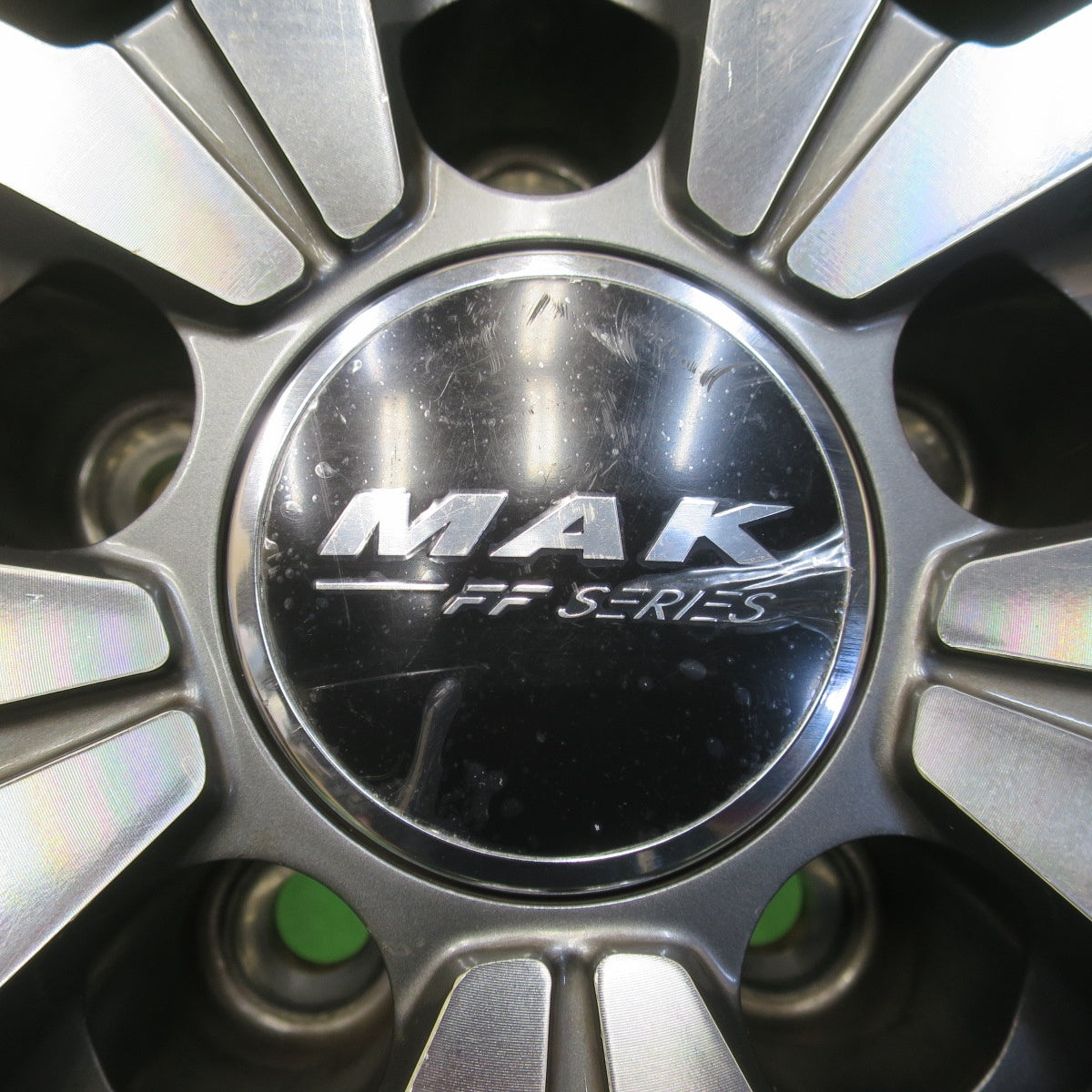 バリ溝！22年！キレイ！9.5分★アウディ A4 等 MAK MFF LOWE FF 245/40R18 スタッドレス ヨコハマ アイスガード iG70 レーヴェ 18インチ PCD112/5H★5123002イス
