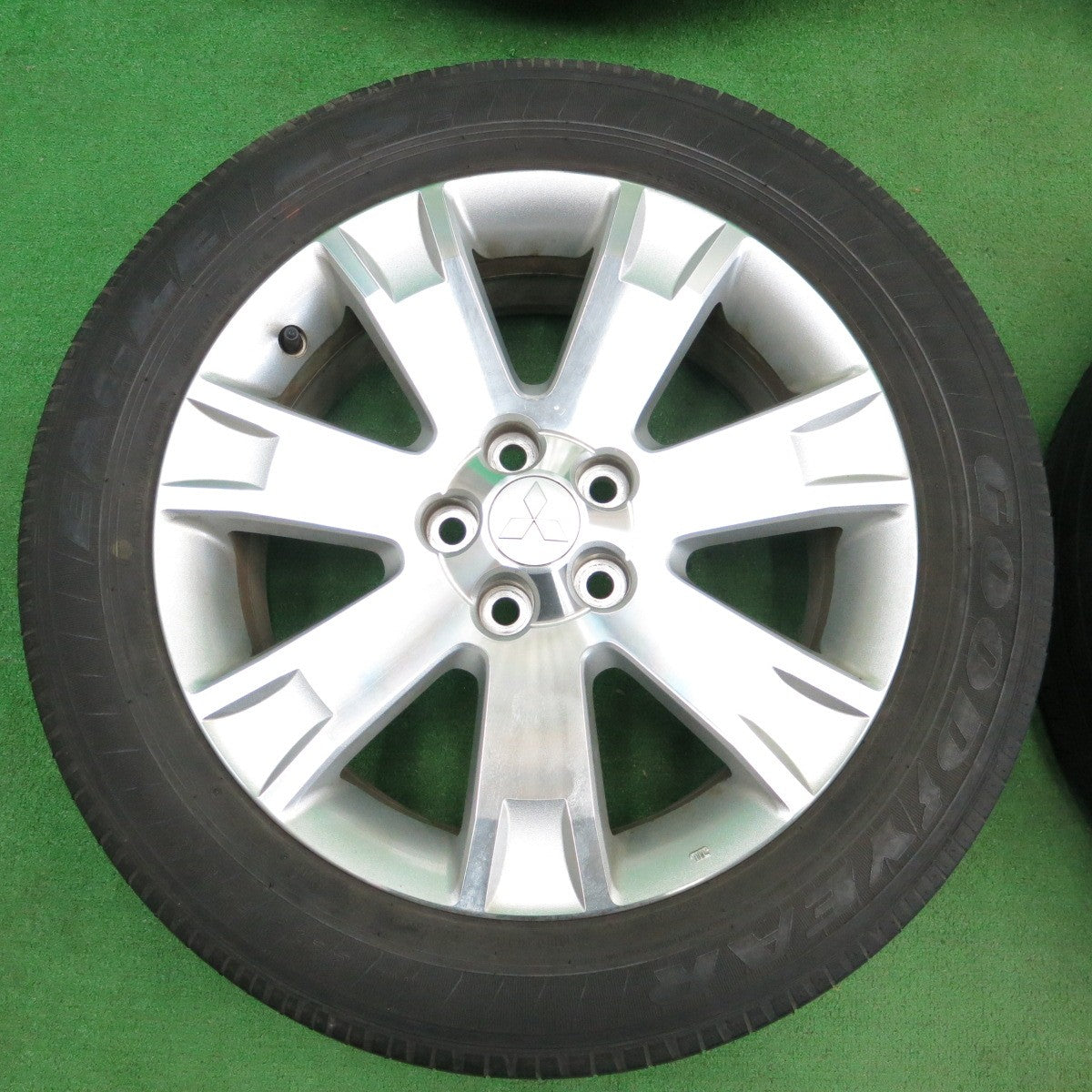 *送料無料* キレイ★三菱 デリカ D:5 純正 225/55R18 グッドイヤー イーグル LS2 18インチ D5 PCD114.3/5H★4053101ナノ
