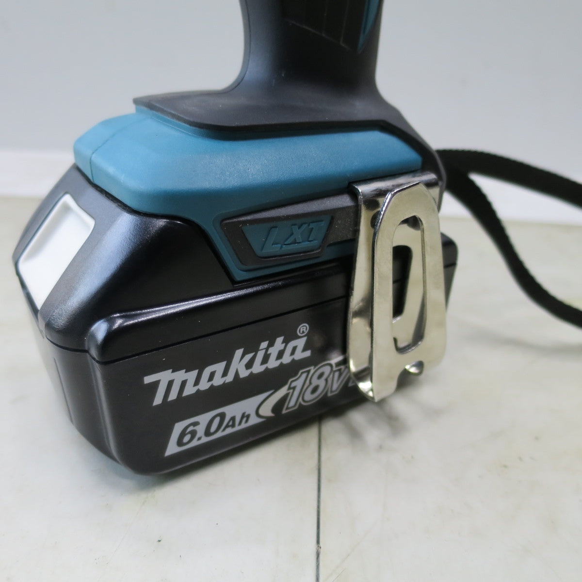 [送料無料] 美品！バッテリー2個付き◆マキタ 充電式 インパクト ドライバ TD149D 充電器 電動 工具 18V makita◆