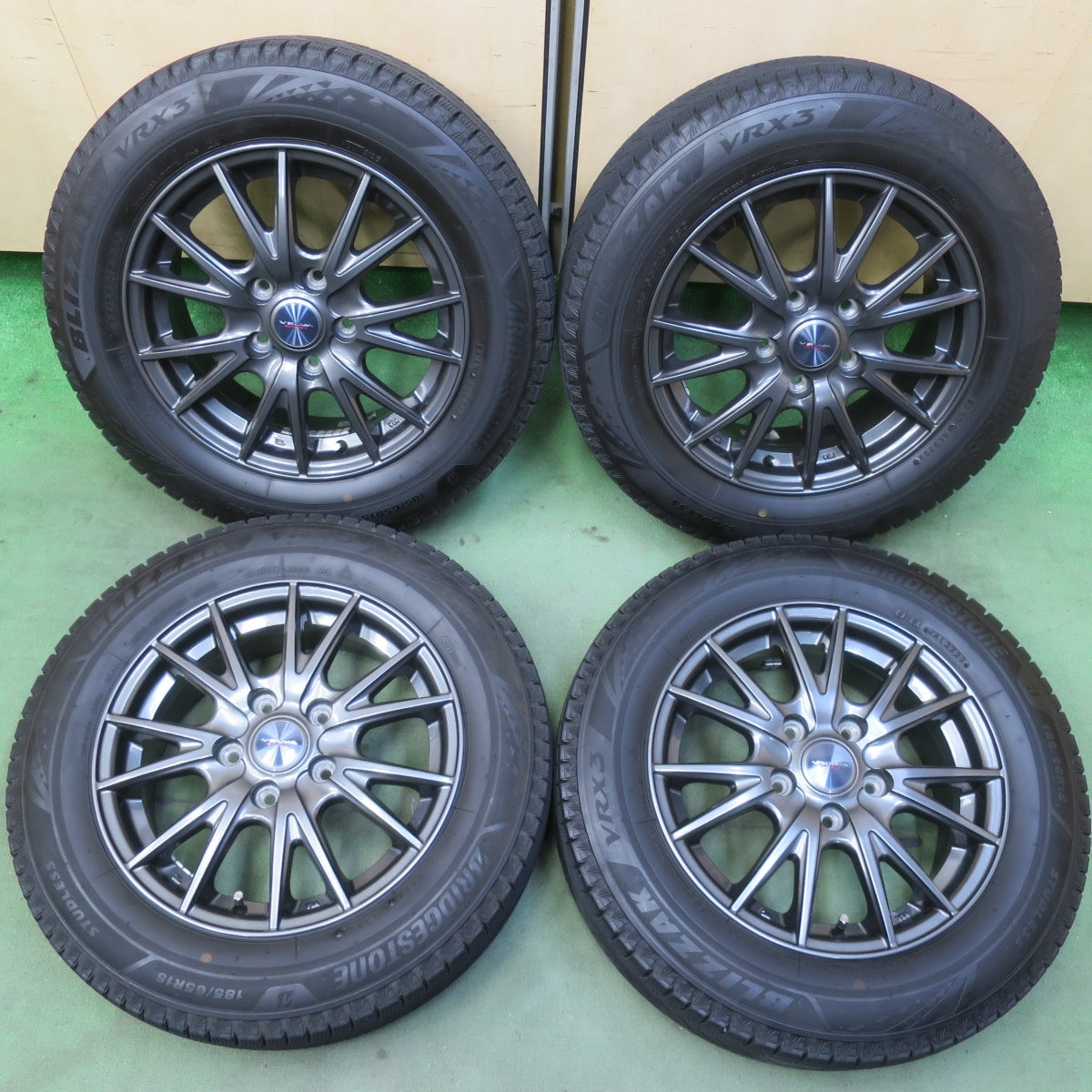 バリ溝！22年！キレイ！9分◎スタッドレス 185/65R15 ブリヂストン ブリザック VRX3 VELVA SPORT ヴェルヴァ スポーツ 15インチ PCD114.3/5H◎6081208イス