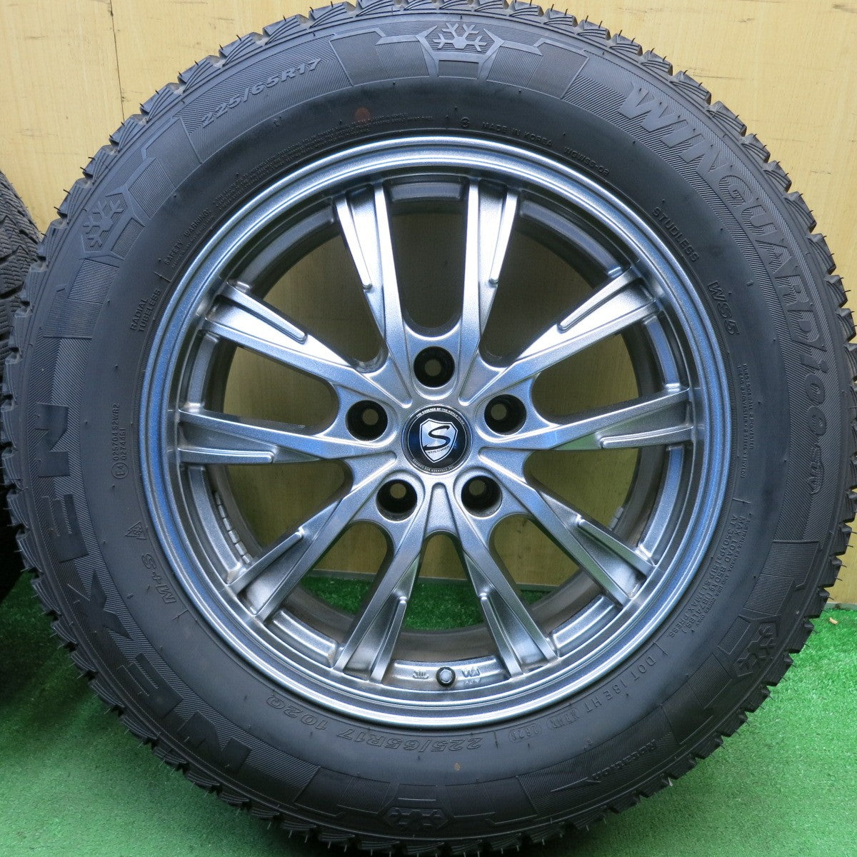 バリ溝！23年！キレイ！9.5分◎スタッドレス 225/65R17 ネクセン ウィンガード ice SUV STRANGER ストレンジャー 17インチ PCD114.3/5H◎6092405HAス