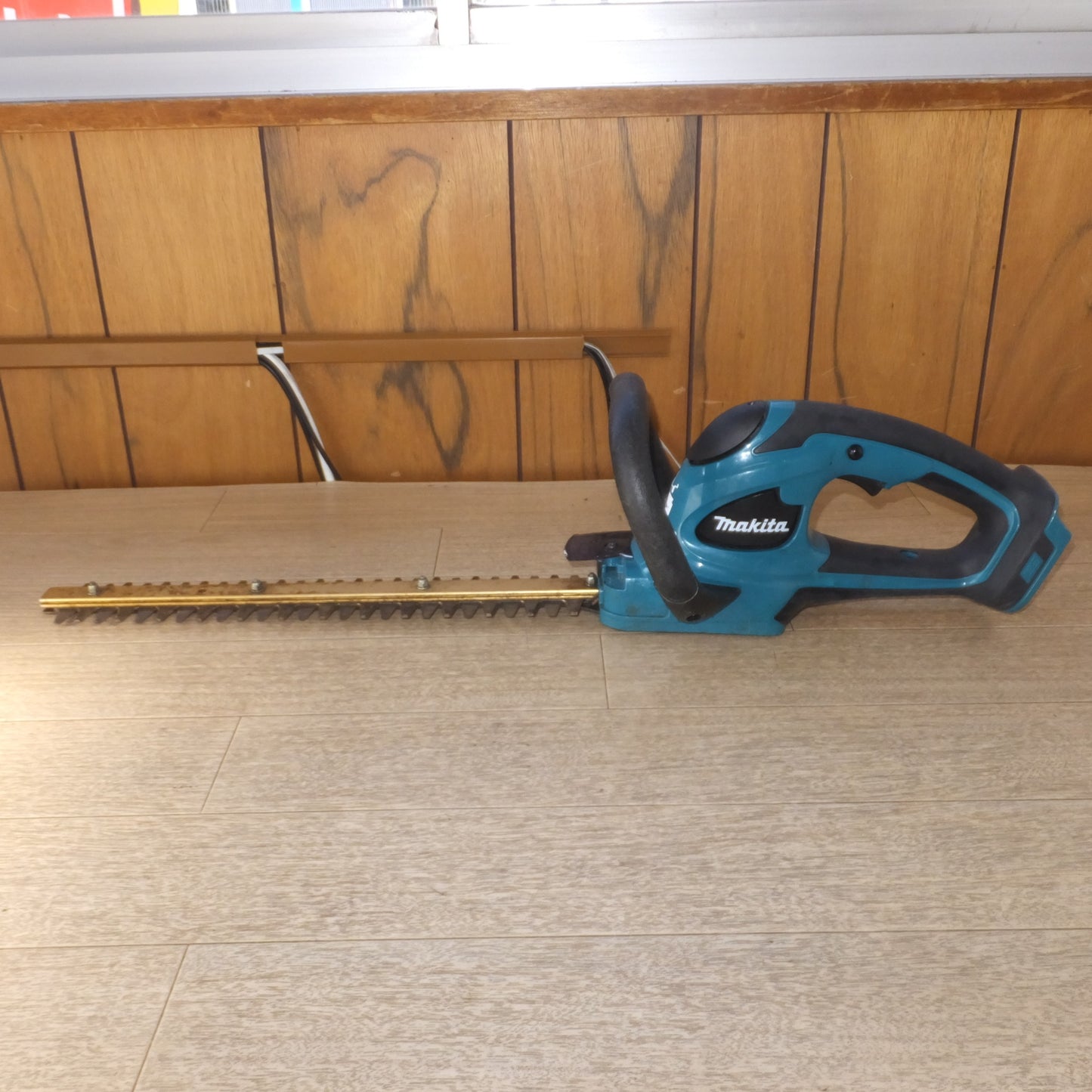 [送料無料] ★マキタ makita 360mm 充電式生垣バリカン MUH364D 14.4V 本体のみ★