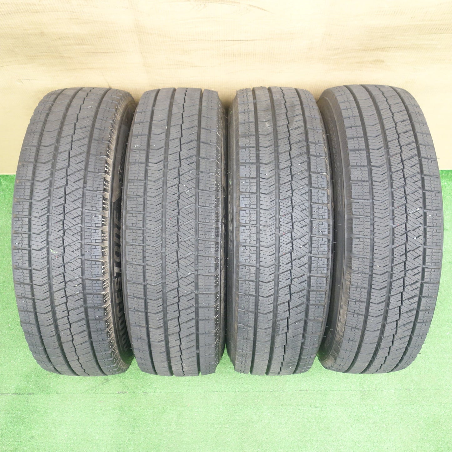 バリ溝！23年！キレイ！ほぼ10分★スタッドレス 175/70R14 ブリヂストン ブリザック VRX2 JOKER ジョーカー 14インチ PCD100/4H★6030603KTス