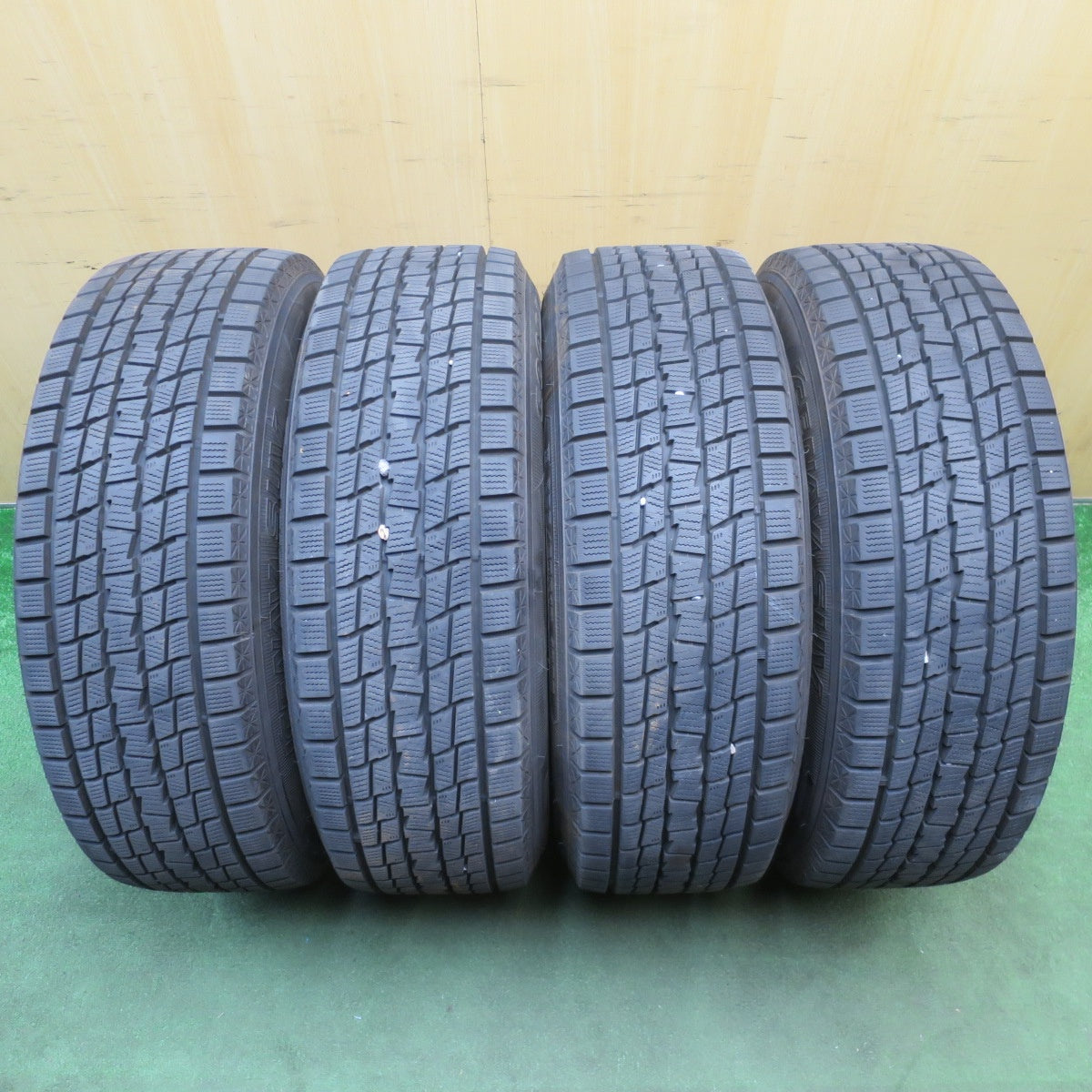 バリ溝！23年！キレイ！9.5分以上★スタッドレス 225/60R18 グッドイヤー アイスナビ SUV ravrion RS01 ラブリオン 18インチ PCD114.3/5H★6042203NJス