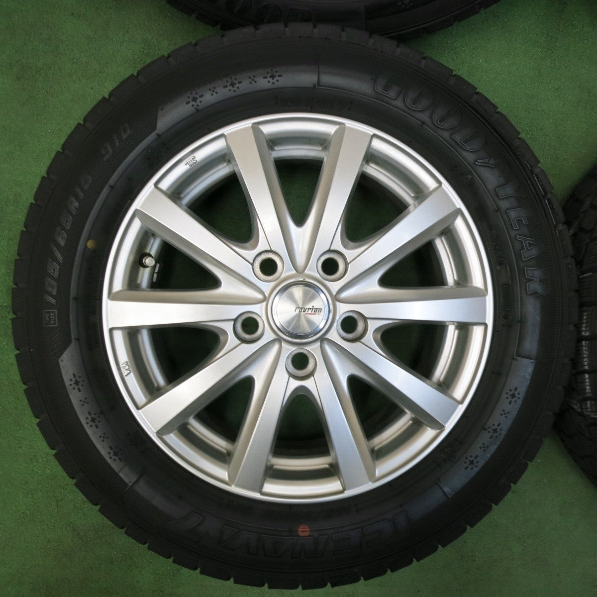 キレイ！21年★スタッドレス 195/65R15 グッドイヤー アイスナビ7 ravrion RS01 ラブリオン 15インチ PCD114.3/5H★4121104SYス