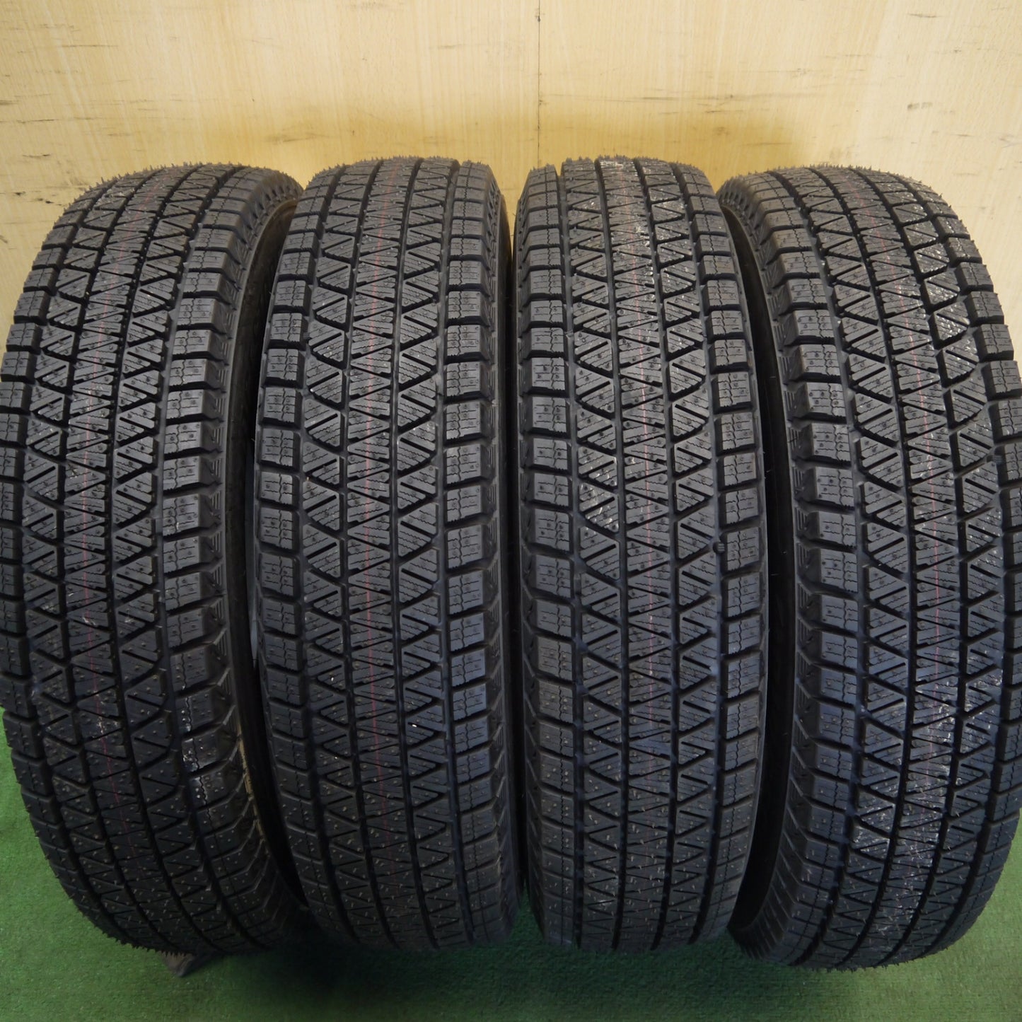 未使用★ジムニー 等 175/80R16 スタッドレス ブリヂストン ブリザック DM-V3 タイヤ 16インチ★6052602Hスタ