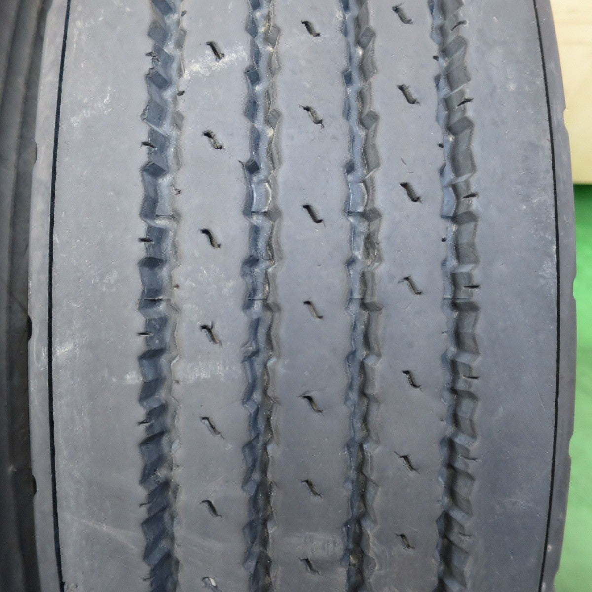 バリ溝！8.5分！2本★トラック タイヤ 225/90R17.5 127/125L トーヨー Hyparadial M125ZB 17.5インチ★5041605イノタ