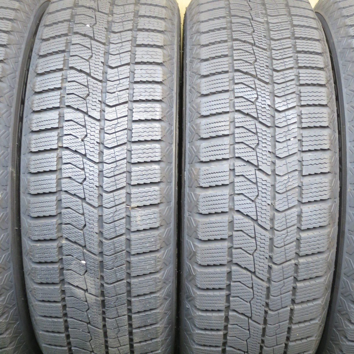 バリ溝！22年！キレイ！9.5分★スタッドレス 195/65R15 トーヨー オブザーブ GIZ2 WAREN ヴァーレン 15インチ PCD114.3/5H★4120204Hス