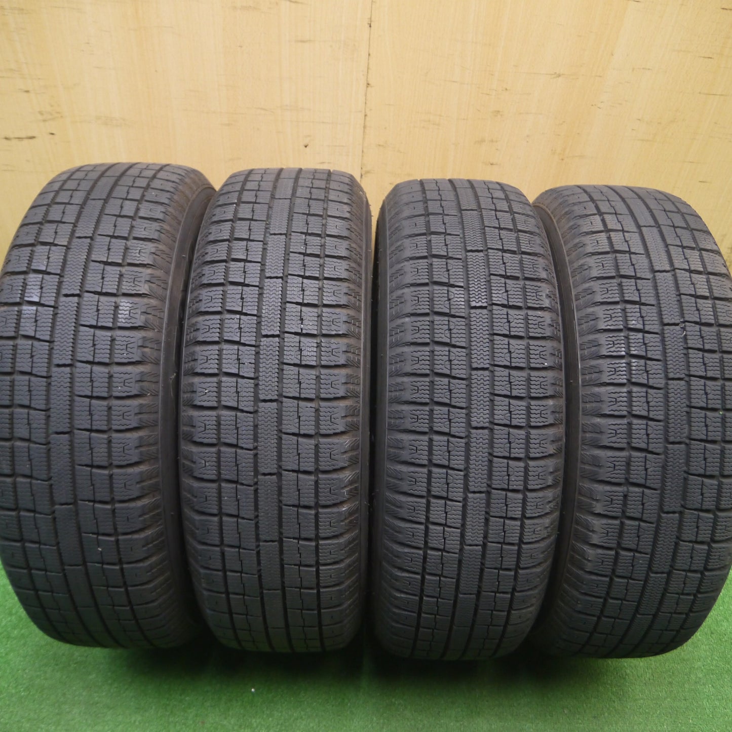 [送料無料] バリ溝！9.5分以上★シエンタ等 175/65R15 スタッドレス トーヨー ガリット G5 VELVA SPORTZ ヴェルヴァ 15インチ PCD100/5H★4111502Hス